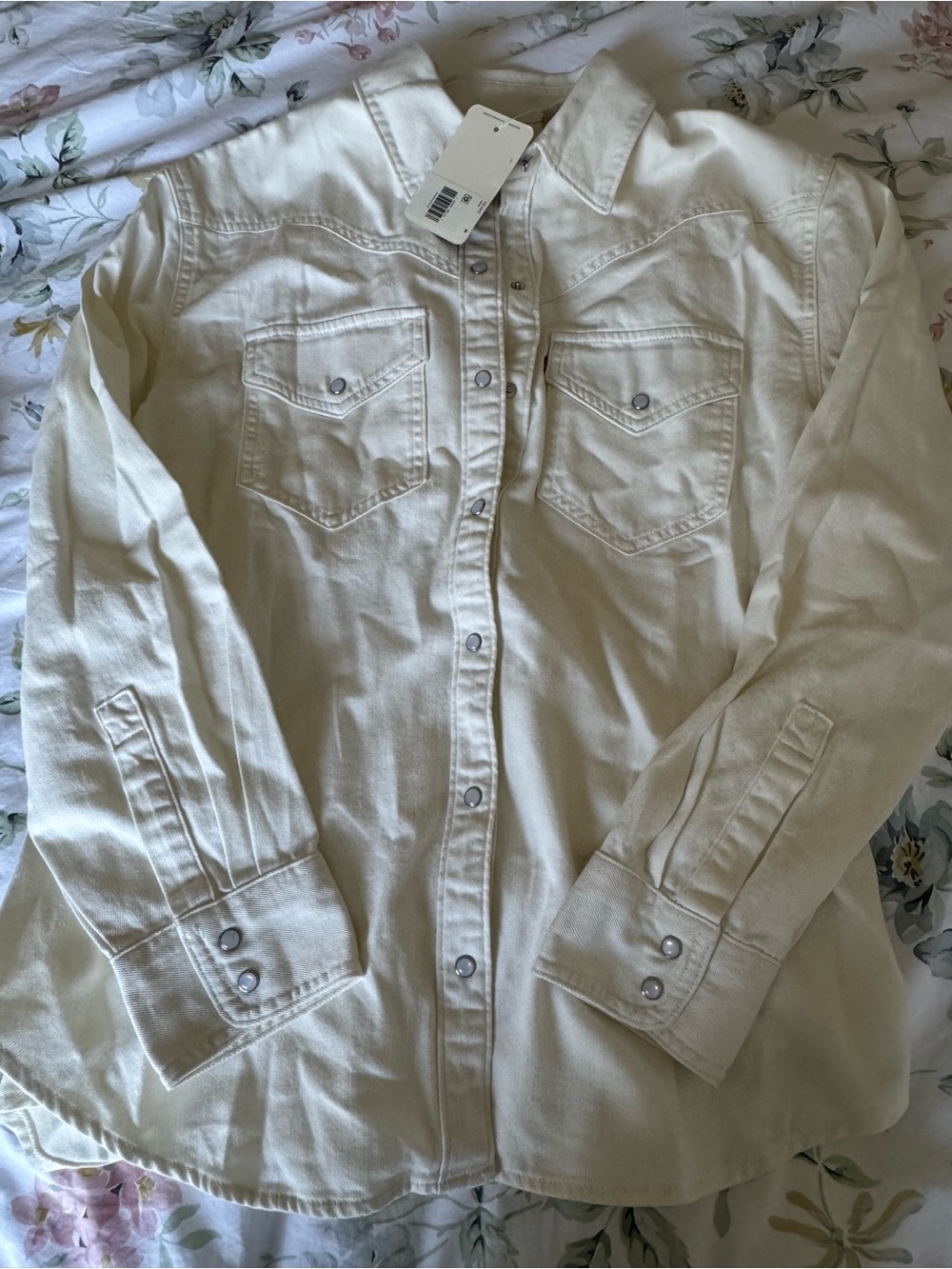 Women’s Levi’s Cream Western Snap-Front Shirt